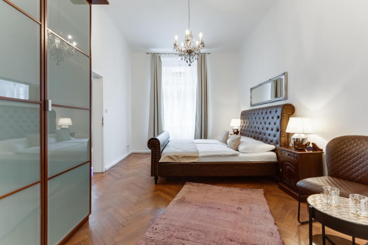 Luxury Riverside Apartments In The Center Of Prag Dış mekan fotoğraf