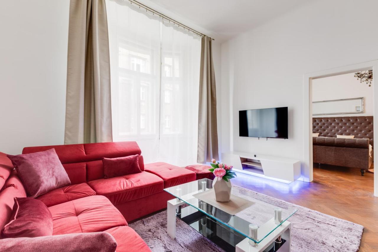 Luxury Riverside Apartments In The Center Of Prag Dış mekan fotoğraf