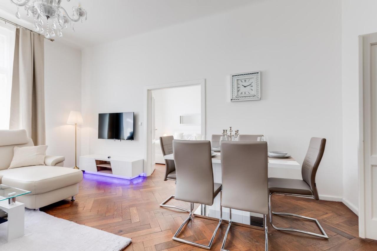 Luxury Riverside Apartments In The Center Of Prag Dış mekan fotoğraf