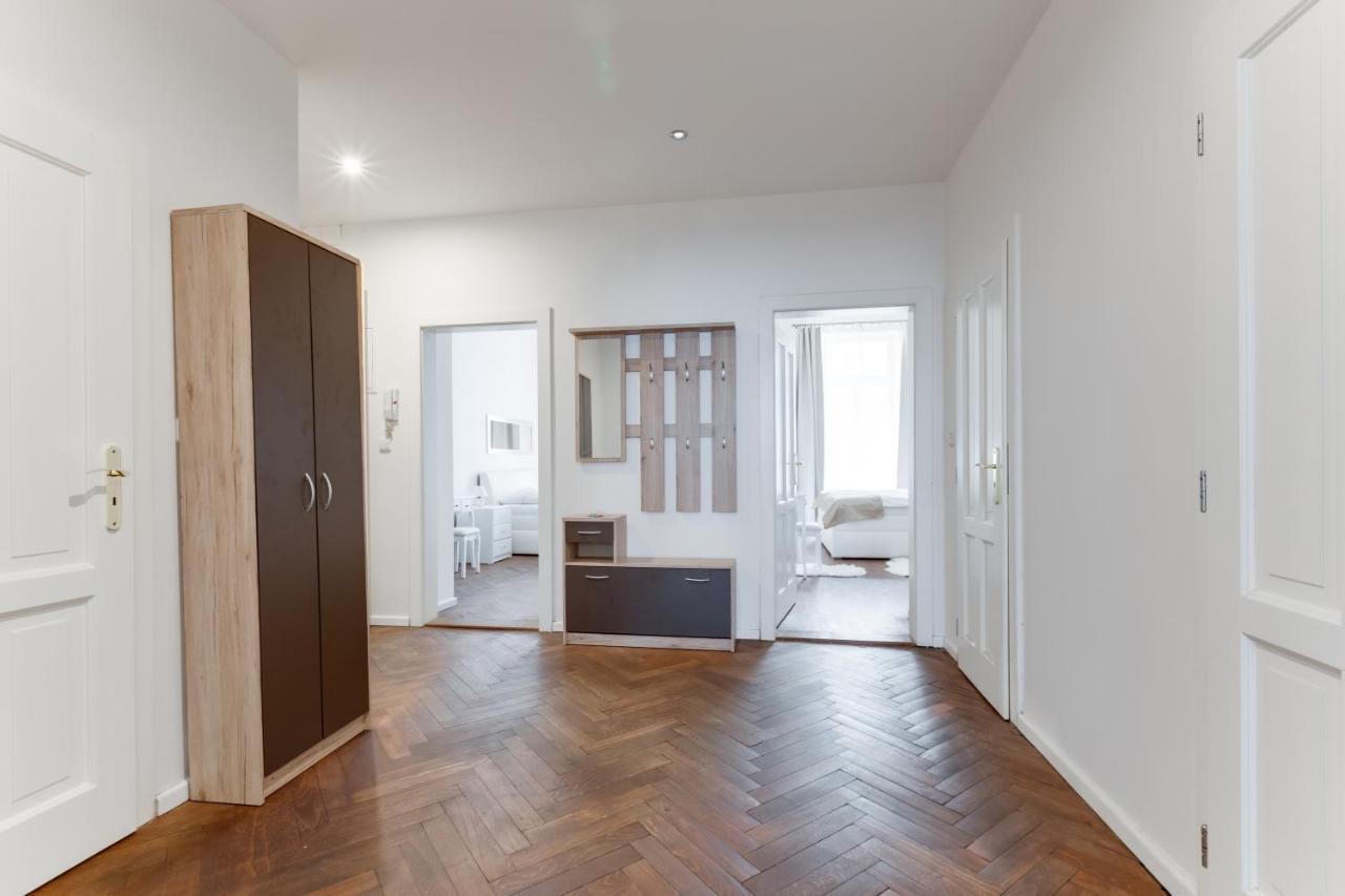 Luxury Riverside Apartments In The Center Of Prag Dış mekan fotoğraf
