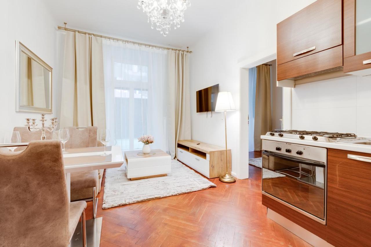 Luxury Riverside Apartments In The Center Of Prag Dış mekan fotoğraf