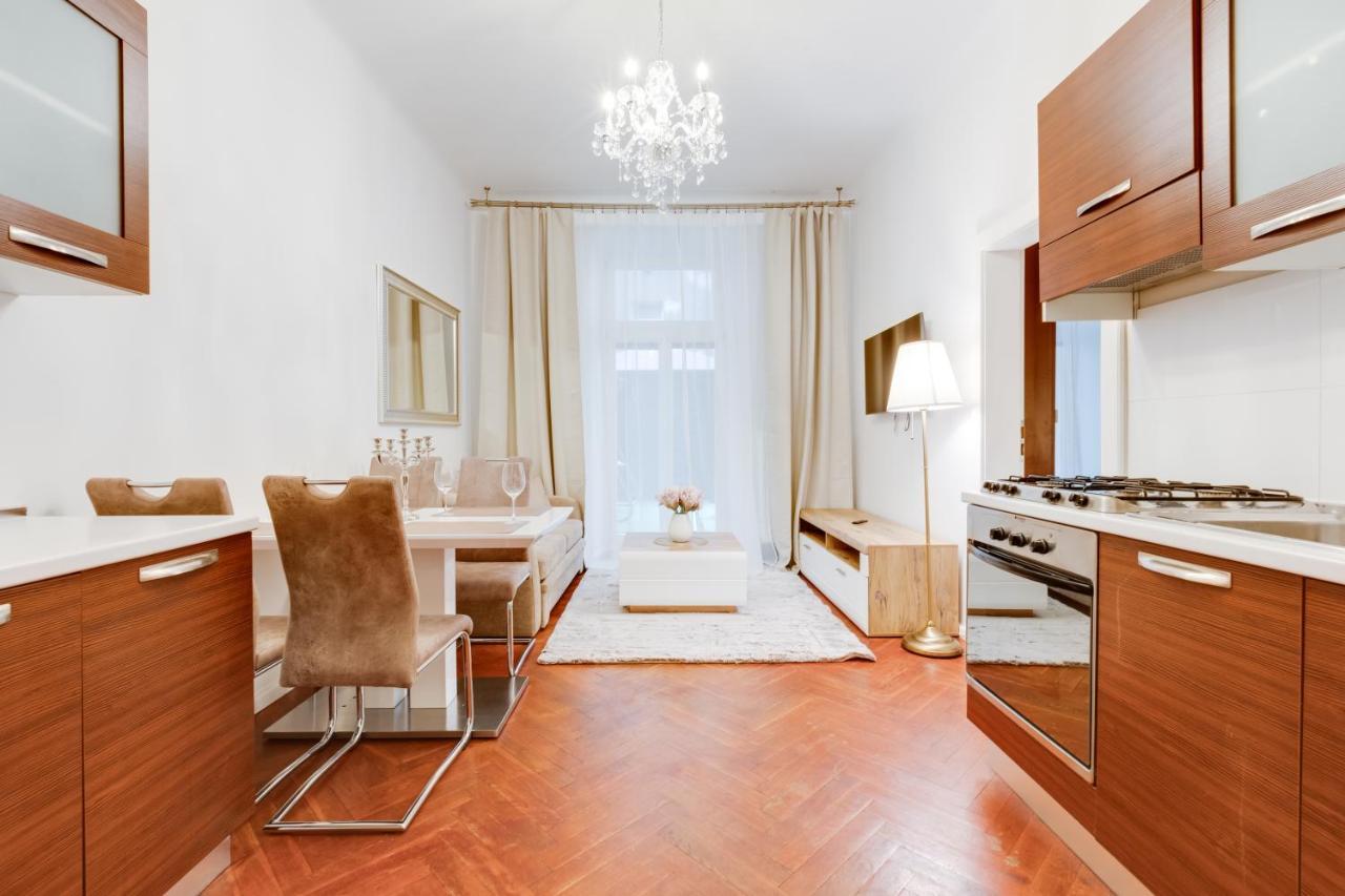 Luxury Riverside Apartments In The Center Of Prag Dış mekan fotoğraf