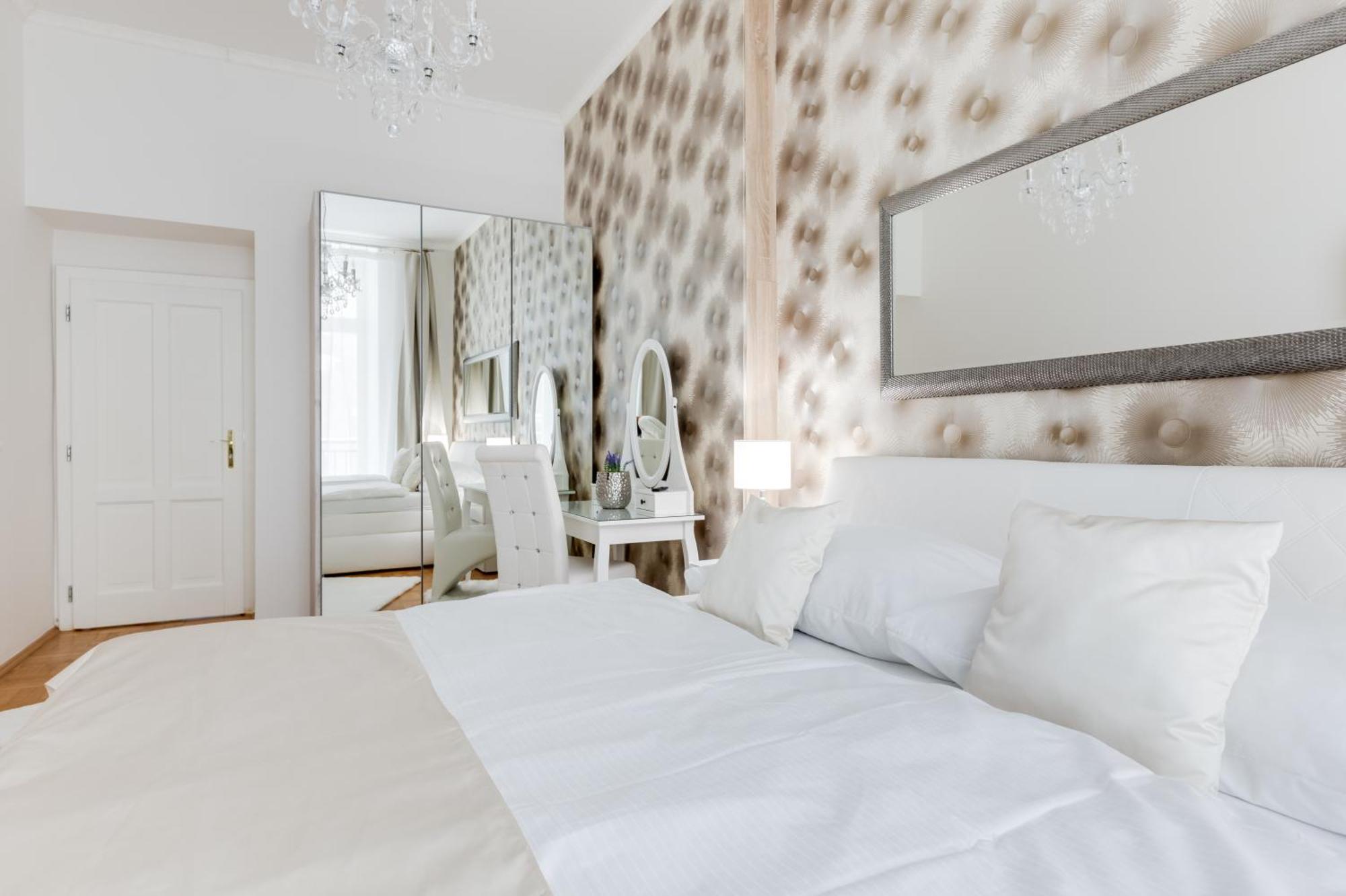 Luxury Riverside Apartments In The Center Of Prag Dış mekan fotoğraf
