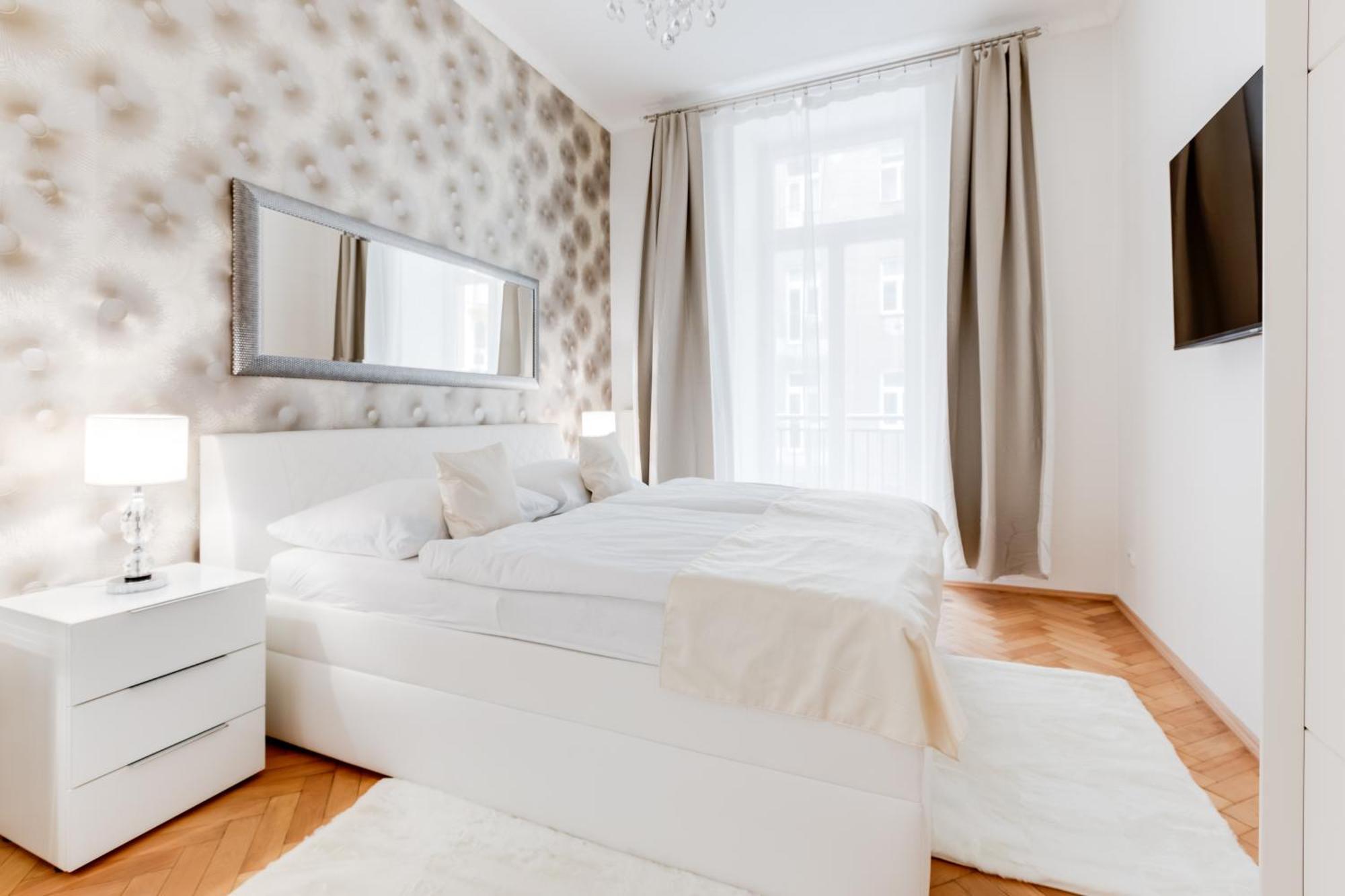 Luxury Riverside Apartments In The Center Of Prag Dış mekan fotoğraf
